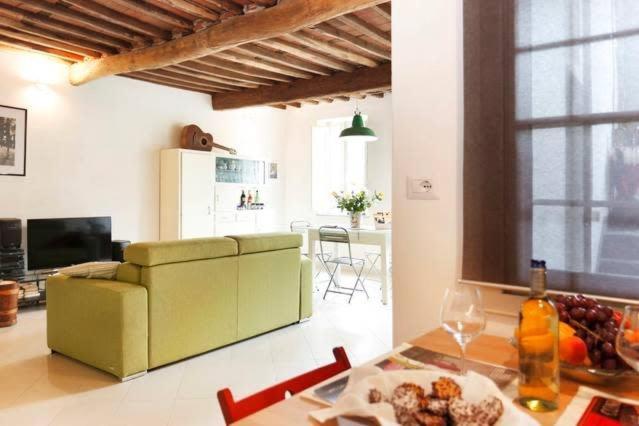 Casa Amorino Apartment Лука Екстериор снимка
