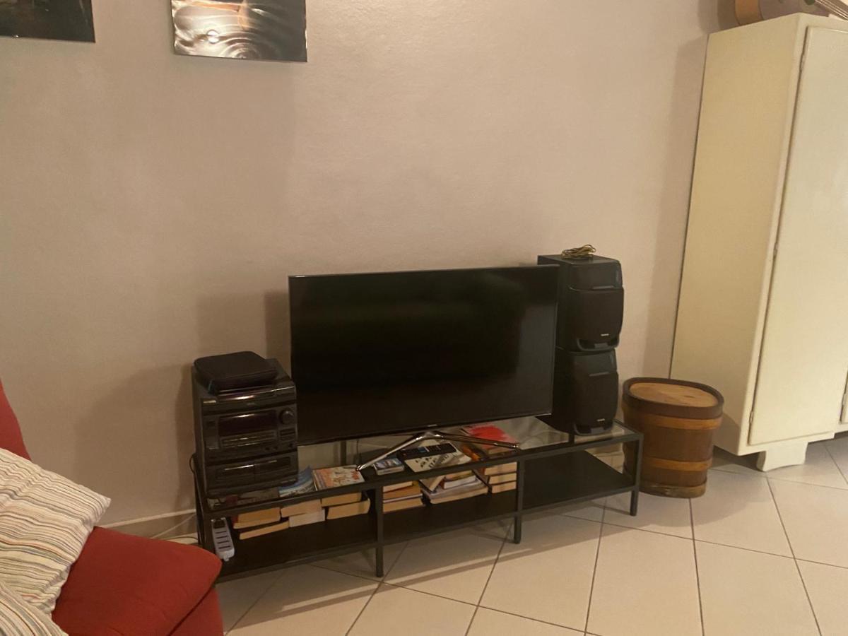 Casa Amorino Apartment Лука Екстериор снимка